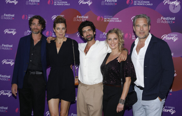 Le cast de 'Un si grand soleil ' Marie Gaelle Cals, Hubert Benhamdine, Fabrice Deville, Nadia Foosier, Folco Marchi lors de la soirée ' Series' au Fairmont Hotel lors du 61Eme Festival de Televison de Monte-Carlo le 18 juin 2022. © Denis Guignebourg / Bestimage