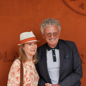 Nelson Monfort et sa femme au Village lors des Internationaux de France 2024 à Roland Garros le 8 juin 2024. Nasser Berzane/ABACAPRESS.COM