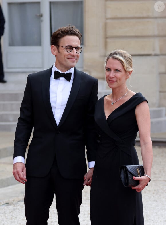 Tirés à quatre épingles, les tourtereaux ont sensation au Palais d'Elysées ! Le lendemain, ils ont aussi été apparçus dans les tribunes de Roland-Garros.
Laurent Macron et sa femme Sabine - Dîner d'état en l'honneur du président des Etats-Unis et sa femme au palais de l'Elysée à Paris, à l'occasion de leur visite officielle en France. Le 8 juin 2024 © Jacovides-Moreau / Bestimage 