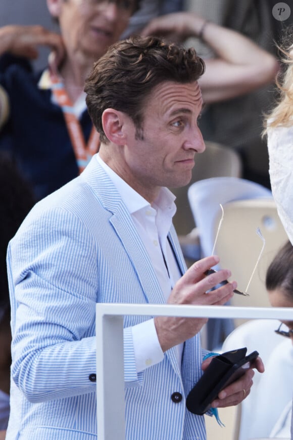 Laurent Macron dans les tribunes de la finale homme des Internationaux de France de tennis de Roland Garros 2024 à Paris le 9 juin 2024. © Jacovides-Moreau/Bestimage 