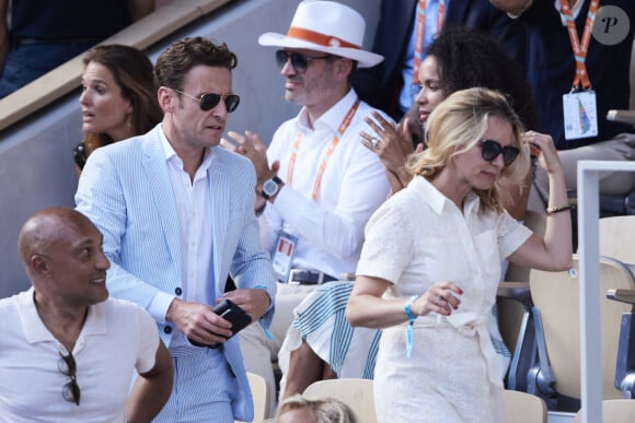 Laurent Macron et sa femme Sabine dans les tribunes de la finale homme des Internationaux de France de tennis de Roland Garros 2024 à Paris le 9 juin 2024. © Jacovides-Moreau/Bestimage 