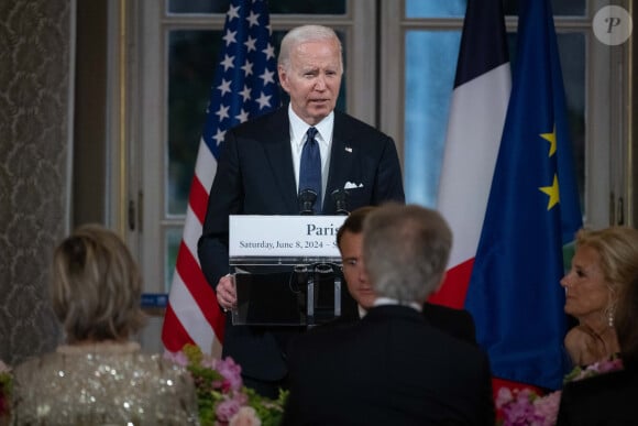 Le président Emmanuel Macron et sa femme Brigitte avec le président des Etats-Unis Joe Biden et sa femme Jill, Bernard Arnault et sa femme Hélène Mercier-Arnault lors du dîner d'Etat au Palais de l'Elysée à Paris le 8 juin 2024. © Eric Tschaen/Pool/Bestimage 