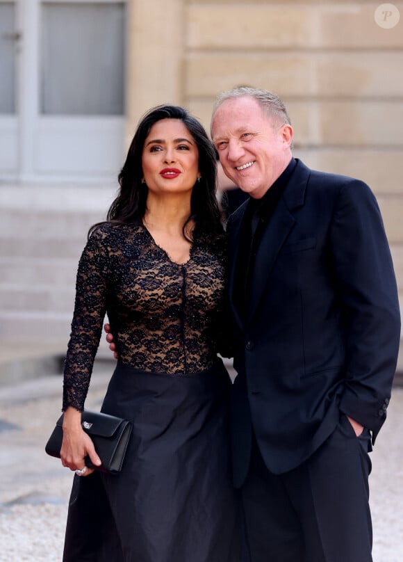 Salma Hayek et son mari Francois-Henri Pinault - Dîner d'état en l'honneur du président des Etats-Unis et sa femme au palais de l'Elysée à Paris, à l'occasion de leur visite officielle en France. Le 8 juin 2024 © Jacovides-Moreau / Bestimage 