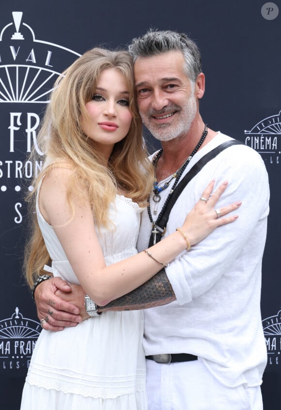 Exclusif - Catherine Davydzenka et son compagnon Stéphane Blancafort (Ici Tout commence) - Photocall lors de la 3ème édition du Festival du Cinéma Français et de la Gastronomie d'Aix-les-Bains. Le 7 juin 2024 © Denis Guignebourg / Bestimage