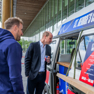 Une visite qui a aidé l'équipe, surmotivée ! 
Prince William et Harry Kane - Le prince William est allé à la rencontre de l'équipe britannique de football avant l'Euro le 14 juin prochain, dans leur centre d'entraînement de St George's Park à Burton upon Trent. 10 juin 2024. @ Paul Cooper/Daily Telegraph/PA Wire.