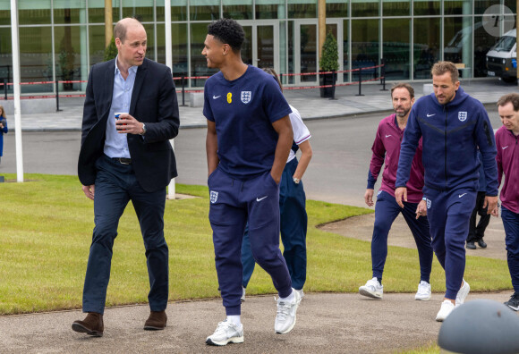 Prince William - Le prince William est allé à la rencontre de l'équipe britannique de football avant l'Euro le 14 juin prochain, dans leur centre d'entraînement de St George's Park à Burton upon Trent. 10 juin 2024. @ Paul Cooper/Daily Telegraph/PA Wire.