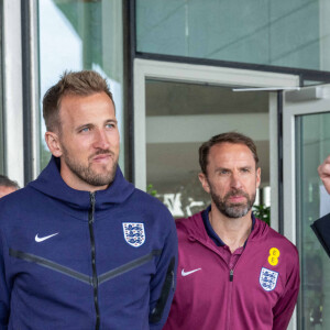 Prince William, Jill Scott, Harry Kane et Gareth Southgate - Le prince William est allé à la rencontre de l'équipe britannique de football avant l'Euro le 14 juin prochain, dans leur centre d'entraînement de St George's Park à Burton upon Trent. 10 juin 2024. @ Paul Cooper/Daily Telegraph/PA Wire.