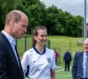 Et il a rencontré les jeunes du club. 
Prince William et Gareth Southgate - Le prince William est allé à la rencontre de l'équipe britannique de football avant l'Euro le 14 juin prochain, dans leur centre d'entraînement de St George's Park à Burton upon Trent. 10 juin 2024. @ Paul Cooper/Daily Telegraph/PA Wire.