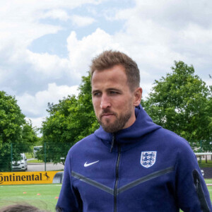 Prince William et Harry Kane - Le prince William est allé à la rencontre de l'équipe britannique de football avant l'Euro le 14 juin prochain, dans leur centre d'entraînement de St George's Park à Burton upon Trent. 10 juin 2024. @ Paul Cooper/Daily Telegraph/PA Wire.