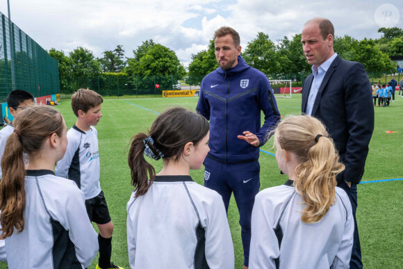 Prince William et Harry Kane - Le prince William est allé à la rencontre de l'équipe britannique de football avant l'Euro le 14 juin prochain, dans leur centre d'entraînement de St George's Park à Burton upon Trent. 10 juin 2024. @ Paul Cooper/Daily Telegraph/PA Wire.