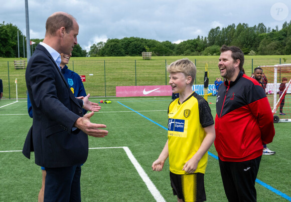 Prince William - Le prince William est allé à la rencontre de l'équipe britannique de football avant l'Euro le 14 juin prochain, dans leur centre d'entraînement de St George's Park à Burton upon Trent. 10 juin 2024. @ Paul Cooper/Daily Telegraph/PA Wire.