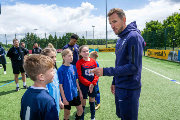 Harry Kane - Le prince William est allé à la rencontre de l'équipe britannique de football avant l'Euro le 14 juin prochain, dans leur centre d'entraînement de St George's Park à Burton upon Trent. 10 juin 2024. @ Paul Cooper/Daily Telegraph/PA Wire.