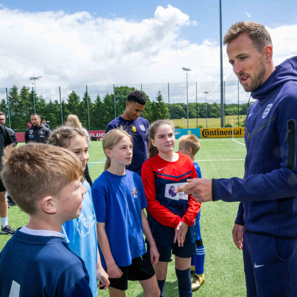 Harry Kane - Le prince William est allé à la rencontre de l'équipe britannique de football avant l'Euro le 14 juin prochain, dans leur centre d'entraînement de St George's Park à Burton upon Trent. 10 juin 2024. @ Paul Cooper/Daily Telegraph/PA Wire.