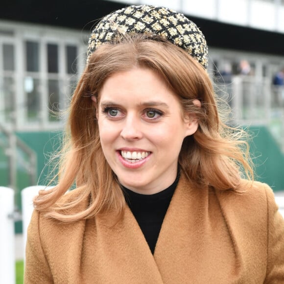 La princesse Beatrice - Les membres de la famille royale britannique au festival hippique de Cheltenham, le 14 mars 2024. 