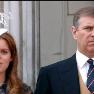 Elle était surveillée par la famille royale. 
La princesse Beatrice, le prince Andrew et Sophie Rhys-Jones, comtesse de Wessex - Cérémonie 'Trooping the Colour' pour les 80 ans de la reine Elizabeth, 17 juin 2006