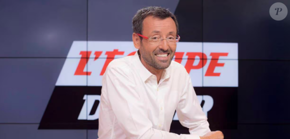 Olivier Menard, présentateur de "L'Equipe du soir" diffusée sur la chaîne L'Equipe.