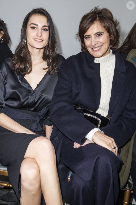 Inès de la Fressange et sa fille Nine Marie d'Urso - People au défilé de mode Haute-Couture printemps-été 2020 "Schiaparelli" à Paris. Le 20 janvier 2020 © Olivier Borde / Bestimage 