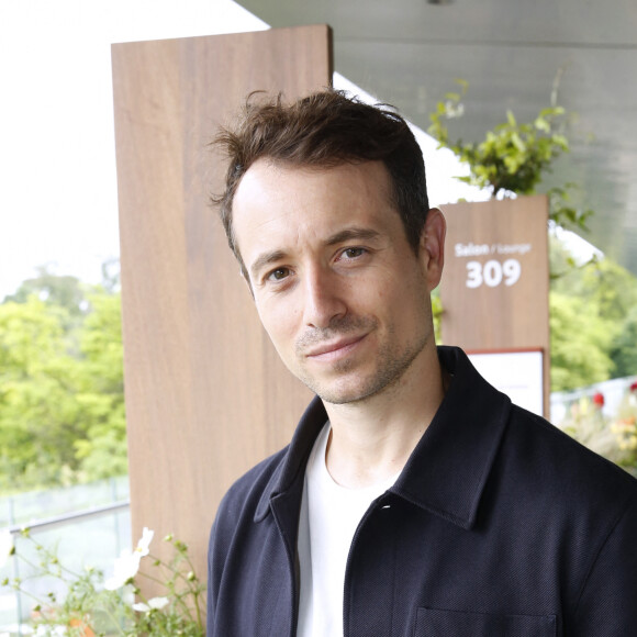 Il a lui-même annoncé la nouvelle sur X
Exclusif - Hugo Clément (Journaliste) au déjeuner dans la loge de France TV lors des Internationaux de France de Tennis de Roland Garros 2024 - Jour 6 à Paris, France, le 31 mai 2024. © Bertrand Rindoff/Bestimage