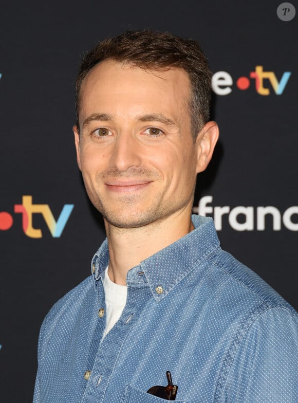 Hugo Clément au photocall pour la conférence de presse de rentrée de France TV à la Grande Halle de la Villette à Paris, France, le 11 juillet 2023. © Coadic Guirec/Bestimage