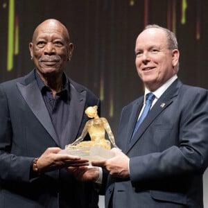 De nombreuses stars du petit écran étaient à Monaco pour la soirée d'ouverture du Festival de télévision de Monte-Carlo
Morgan Freeman et le Prince Albert II de Monaco sur scène lors de la cérémonie d'ouverture du 63ème Festival de Télévision de Monte-Carlo. Photo par David NIVIERE/ABACAPRESS.COM