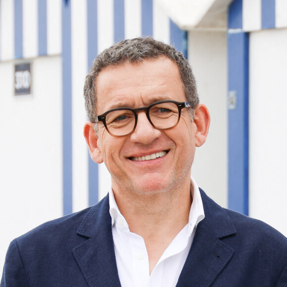 Laurence Arné et son compagnon Dany Boon au photocall du film "La Famille Hennedricks" lors du 38ème festival du film de Cabourg, France, le 15 juin 2024. © Coadic Guirec/Bestimage