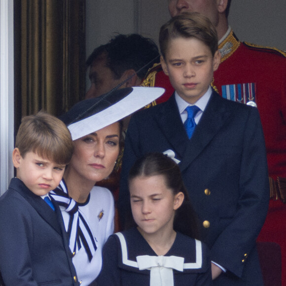 Kate Middleton, princesse de Galles, le prince George, le prince Louis et la princesse Charlotte - Les membres de la famille royale britannique lors de la parade militaire "Trooping the Colour" à Londres le 15 juin 2024 © Bestimage