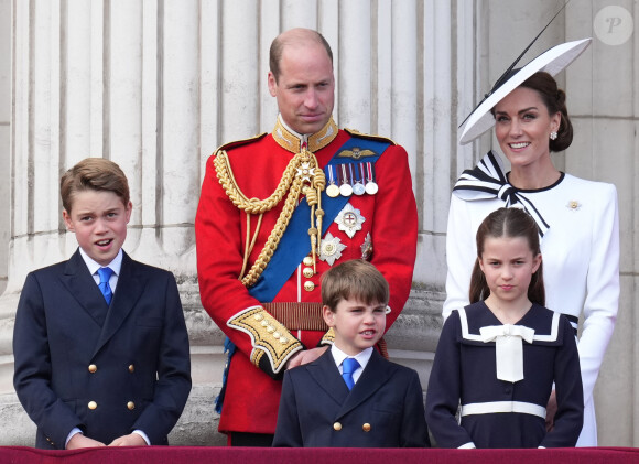 Le prince William, prince de Galles, Catherine Kate Middleton, princesse de Galles, le prince George, le prince Louis et la princesse Charlotte - Les membres de la famille royale britannique au balcon du Palais de Buckingham lors de la parade militaire "Trooping the Colour" à Londres le 15 juin 2024 © Julien Burton / Bestimage 