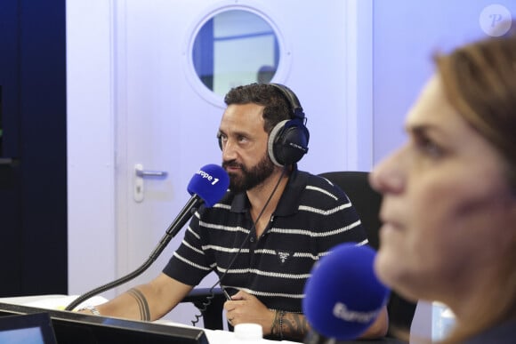 Exclusif - Cyril Hanouna et Valérie Benaim - C.Hanouna avec ses chroniqueurs G.Maillet, E.Naulleau, G.Le Bret, V.Benaim, R.Aabou, et les invités du jour, P.Praud, M.Vallet, E.Zemmour et M.Valls, aux commandes de l'émission "On Marche Sur La Tête" diffusée en direct sur les ondes de radio Europe 1, à Paris, France, le 17 juin 2024. © Jack Tribeca/Bestimage 