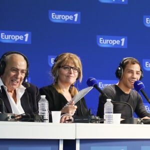 Pierre Benichou, Caroline Diament, Steevy Boulay - Exclusif - Laurent Ruquier anime son emission d'Europe 1 "On va s'gener" dans le magasin Carrefour de Montesson pres de Saint Germain en Laye a l'occasion des 50 ans de l'enseigne le 25 septembre 2013.