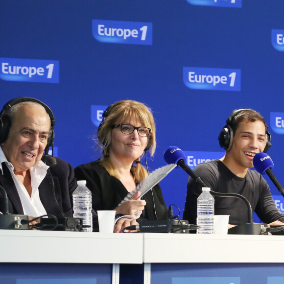 Pierre Benichou, Caroline Diament, Steevy Boulay - Exclusif - Laurent Ruquier anime son emission d'Europe 1 "On va s'gener" dans le magasin Carrefour de Montesson pres de Saint Germain en Laye a l'occasion des 50 ans de l'enseigne le 25 septembre 2013.