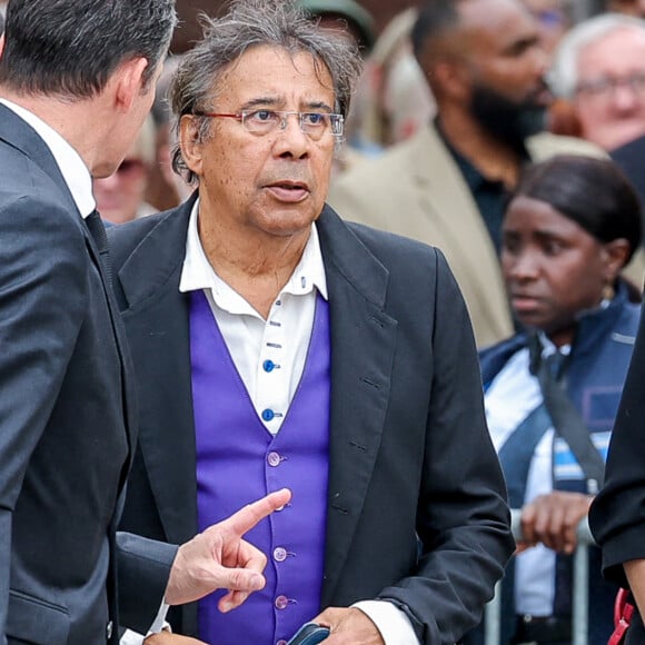 Ainsi que Laurent Voulzy.
Laurent Voulzy - Arrivées aux obsèques de l'auteure-compositrice-interprète et actrice française Françoise Hardy au cimetière du Père-Lachaise à Paris, France, le 20 juin 2024. © Jacovides-Moreau/Bestimage 