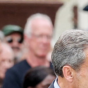 José Pietroboni, chef du protocole de l'Elysée, Nicolas Sarkozy et sa femme Carla Bruni - Arrivées aux obsèques de l'auteure-compositrice-interprète et actrice française Françoise Hardy au cimetière du Père-Lachaise à Paris, France, le 20 juin 2024. © Jacovides-Moreau/Bestimage 