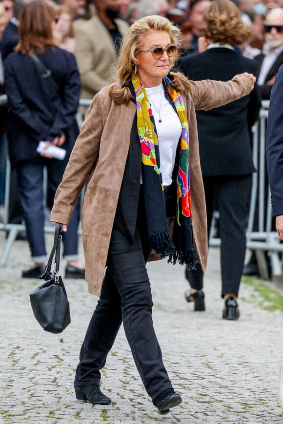 Tout comme Sheila.
Sheila - Arrivées aux obsèques de l'auteure-compositrice-interprète et actrice française Françoise Hardy au cimetière du Père-Lachaise à Paris, France, le 20 juin 2024. © Jacovides-Moreau/Bestimage 