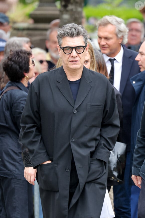 Marc Lavoine - Arrivées aux obsèques de l'auteure-compositrice-interprète et actrice française Françoise Hardy au cimetière du Père-Lachaise à Paris, France, le 20 juin 2024. © Jacovides-Moreau/Bestimage 