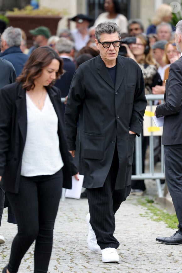 Marc Lavoine - Arrivées aux obsèques de l'auteure-compositrice-interprète et actrice française Françoise Hardy au cimetière du Père-Lachaise à Paris, France, le 20 juin 2024. © Jacovides-Moreau/Bestimage 