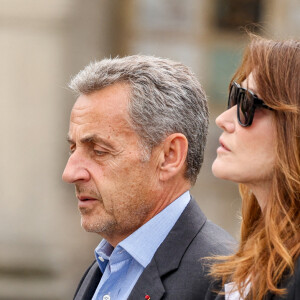 Nicolas Sarkozy et sa femme Carla Bruni - Arrivées aux obsèques de l'auteure-compositrice-interprète et actrice française Françoise Hardy au crématorium du cimetière du Père-Lachaise à Paris, France, le 20 juin 2024. © Jacovides-Moreau/Bestimage 