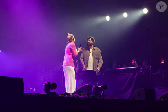 avec une veste Tissaia de Leclerc, une marque qu'elle apprécie beaucoup et qui est abordable
Elodie Gossuin à la soirée de gala "Tous les talents chantent contre le cancer" pour l'association "Tout le monde contre le cancer" à l'Olympia, Paris, le 20 juin 2024