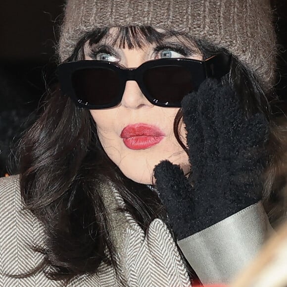 Isabelle Adjani est arrivée au défilé AMI - Alexandre Mattiussi Menswear Fall/Winter 2024-2025 dans le cadre de la semaine de la mode de Paris le 18 janvier 2024 à Paris, France. Photo par Nasser Berzane/ABACAPRESS.COM