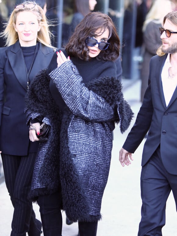 Au risque d'avoir dilapidé toute sa fortune ?
L'actrice française Isabelle Adjani arrive au défilé Michael Kors lors de la Fashion Week à New York City, NY, USA, le 15 février 2023. Photo par Charles Guerin/ABACAPRESS.COM