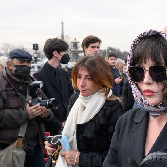 Mauvaise gestion, mauvaises relations ou rapport singulier à l'argent ?Isabelle Adjani assiste au défilé Christian Dior Womenswear Automne/Hiver 2022/2023 dans le cadre de la semaine de la mode à Paris le 01 mars 2022 à Paris, France. Photo par Laurent Zabulon/ABACAPRESS.COM