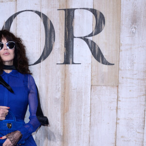 Pourtant, malgré son immense carrière ou des partenariats prestigieux, l'actrice a des problèmes d'argent.Isabelle Adjani présente au photocall avant la collection croisière Christian Dior Couture S/S19 aux Grandes Écuries de Chantilly, en France, le 25 mai 2018. Photo par Aurore Marechal/ABACAPRESS.COM