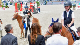 Giulia Sarkozy : Jeune cavalière impressionnante en compétition à Paris, ses parents Carla Bruni et Nicolas Sarkozy si fiers !