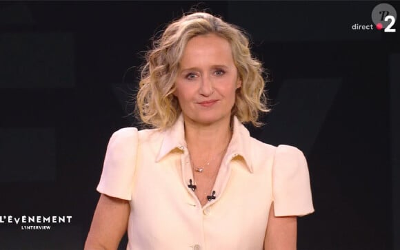 Sur France 2, Caroline Roux s'invitera aussi en prime time pour orchestrer un débat autour des élections législatives anticipées
Caroline Roux sur le plateau de "L'événement"