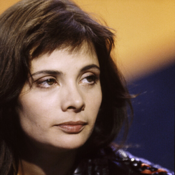 Et au couple qu'il a formé avec Marie Trintignant.
Archives - Marie Trintignant sur le plateau de l'émission TV "Ciel mon mardi!"