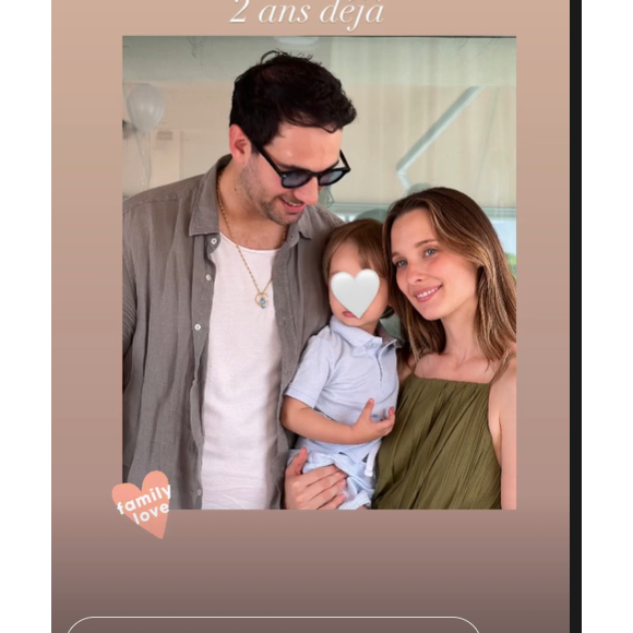 En témoigne sa story.
Ilona Smet avec son mari et son fils, Instagram.