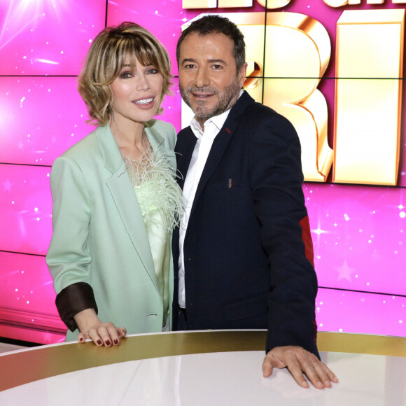 L'émission est à retrouver dès 16h sur C8
Exclusif - Isabelle Morizet (Karen Cheryl), Bernard Montiel - Enregistrement de l'émission "Les Grands du Rire", présentée par B.Montiel et K.Cheryl (I.Morizet), et diffusée le 29 juin sur C8. Le 18 décembre 2023 © Cédric Perrin / Bestimage