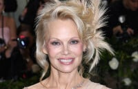 MAISON DE STARS Pamela Anderson : Sa nouvelle vie dans une bourgade entre potager et confitures maison