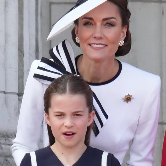 Catherine Kate Middleton, princesse de Galles, la princesse Charlotte - Les membres de la famille royale britannique au balcon du Palais de Buckingham lors de la parade militaire "Trooping the Colour" à Londres le 15 juin 2024 © Julien Burton / Bestimage 