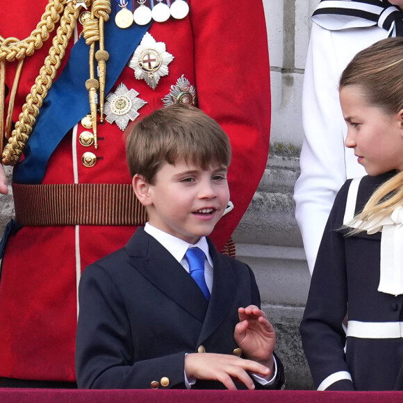 Le prince William, prince de Galles, Catherine Kate Middleton, princesse de Galles, le prince George, le prince Louis et la princesse Charlotte - Les membres de la famille royale britannique au balcon du Palais de Buckingham lors de la parade militaire "Trooping the Colour" à Londres le 15 juin 2024 © Julien Burton / Bestimage 