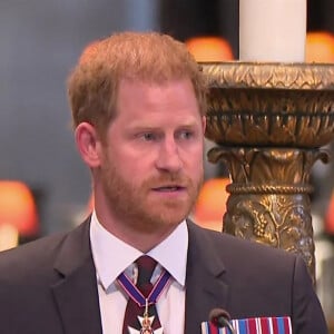 Et il a encouragé les jeunes orphelins à parler de leur mal-être. 
Le prince Harry, duc de Sussex lors de la célébration du 10ème anniversaire des Invictus Games, en la cathédrale Saint-Paul à Londres, Royaume Uni, le 8 mai 2024.